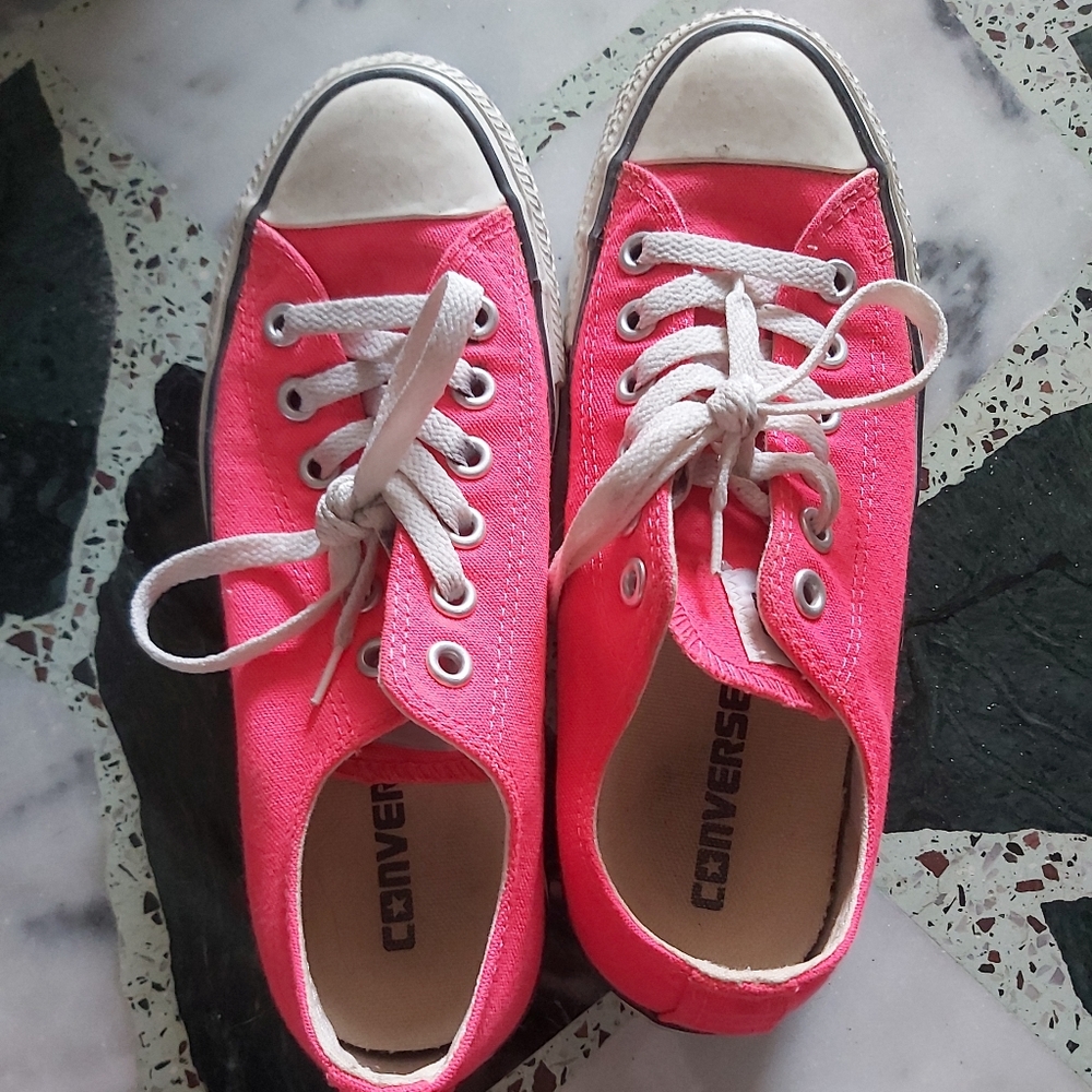 Hot pink converse